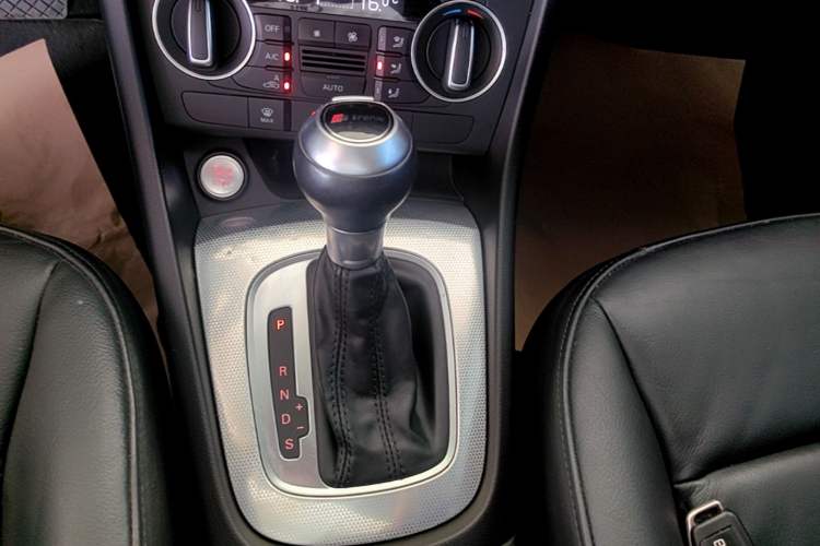 Used Audi Q3 2016 30 TFSI Fashion Model Gear Lever