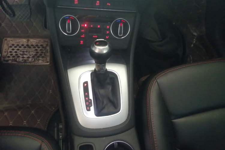 Used Audi Q3 2016 30 TFSI Fashion Model Gear Lever