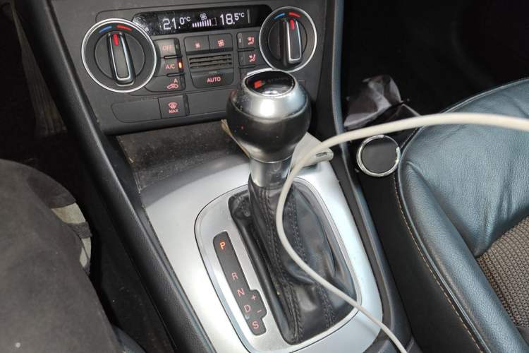 Used Audi Q3 2016 30 TFSI Fashion Model Gear Lever