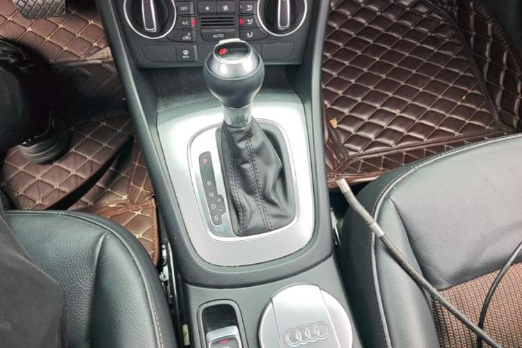 Used Audi Q3 2016 30 TFSI Fashion Model Gear Lever