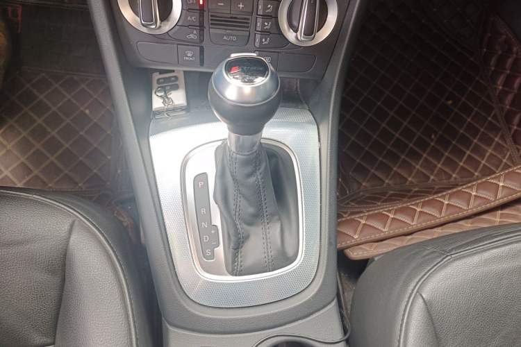 Used Audi Q3 2016 30 TFSI Collector's Edition Comfort Model Gear Lever