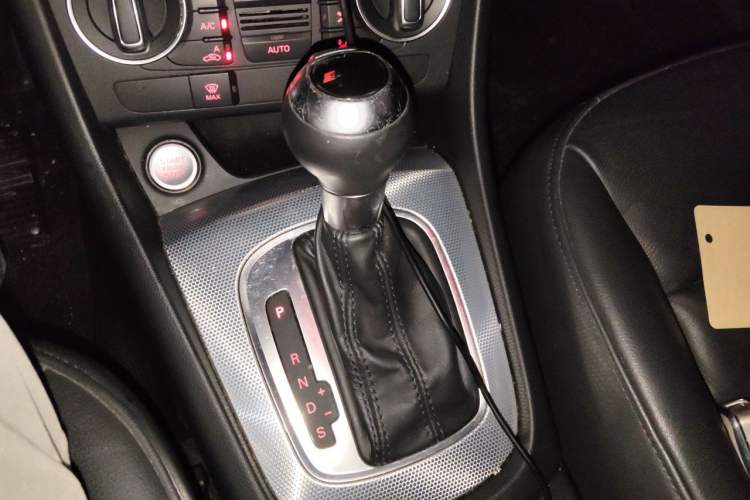 Used Audi Q3 2016 35 TFSI quattro all-wheel-drive style model Gear Lever