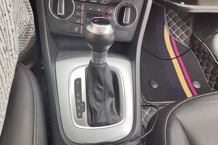 Used Audi Q3 2016 30 TFSI Fashion Model Gear Lever
