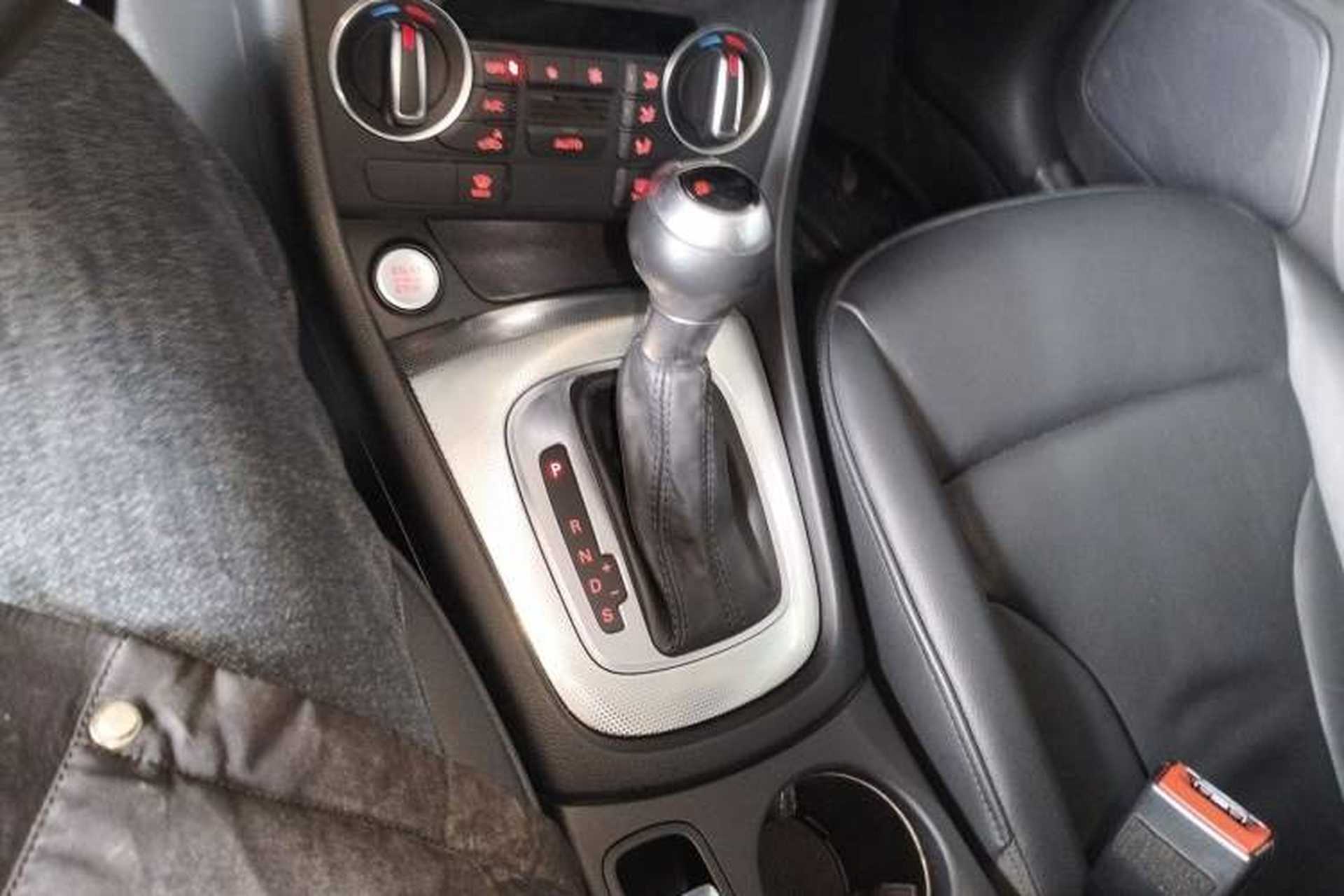 Used Audi Q3 2016 35 TFSI Style Edition Gear Lever