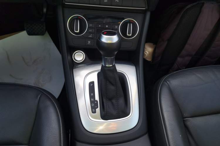 Used Audi Q3 2016 35 TFSI Style Edition Gear Lever