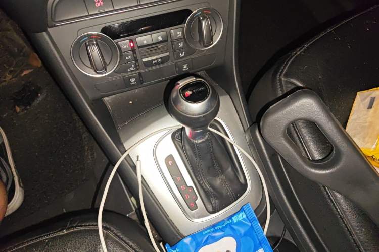 Used Audi Q3 2016 30 TFSI Standard Model Gear Lever