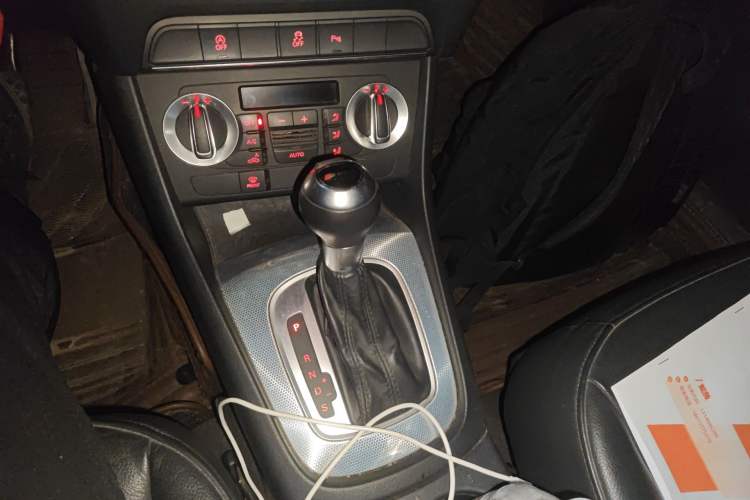 Used Audi Q3 2016 30 TFSI Collector's Edition Comfort Model Gear Lever