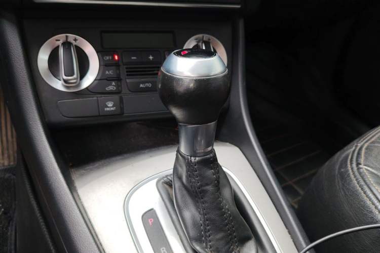 Used Audi Q3 2016 30 TFSI Collector's Edition Intelligent Model Gear Lever