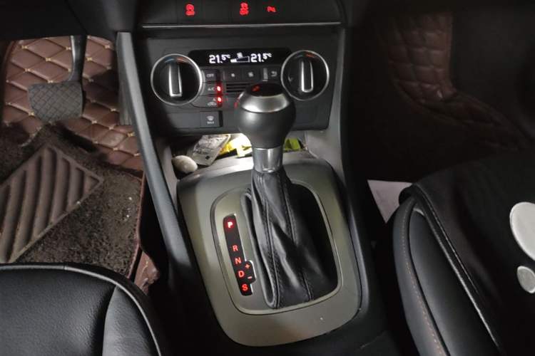 Used Audi Q3 2016 30 TFSI Fashion Model Gear Lever