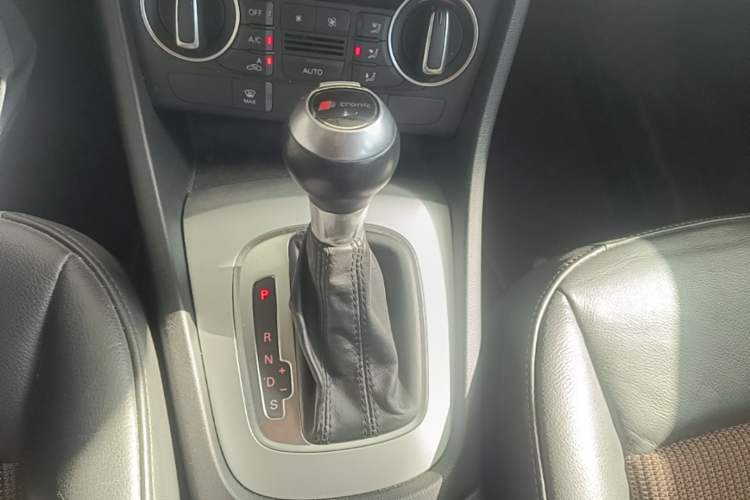 Used Audi Q3 2016 35 TFSI Fashion Model Gear Lever