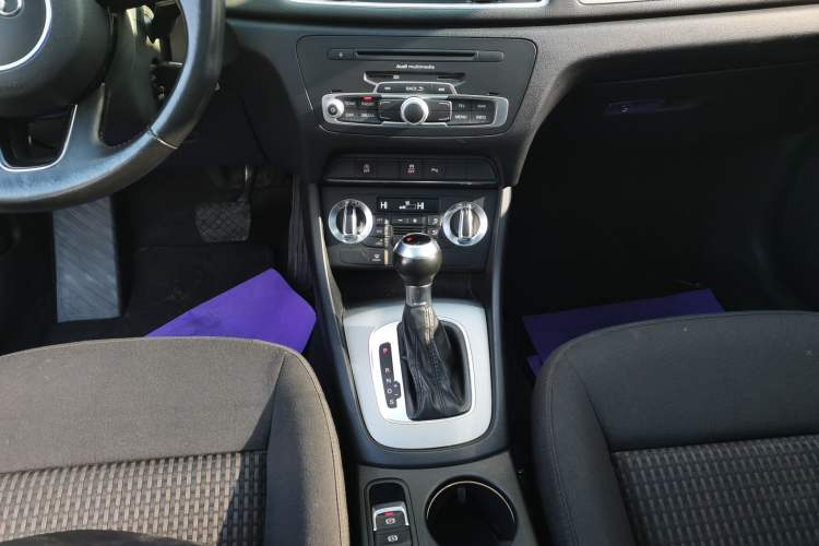 Used Audi Q3 2016 30 TFSI Collector's Edition Intelligent Model Gear Lever