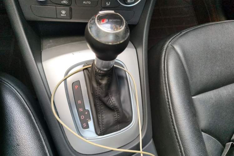 Used Audi Q3 2016 30 TFSI Fashion Model Gear Lever