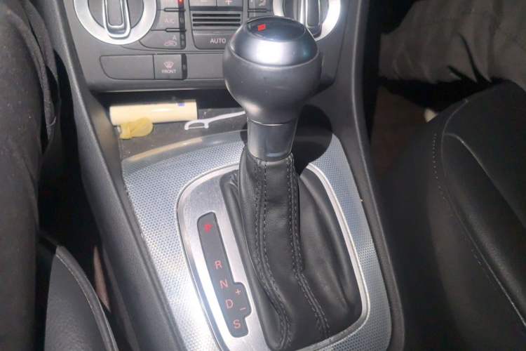 Used Audi Q3 2016 30 TFSI Collector's Edition Comfort Model Gear Lever