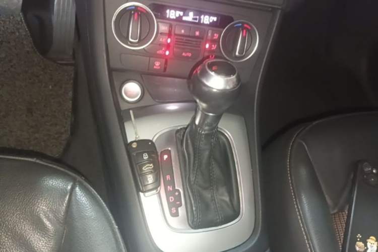 Used Audi Q3 2016 30 TFSI Fashion Model Gear Lever