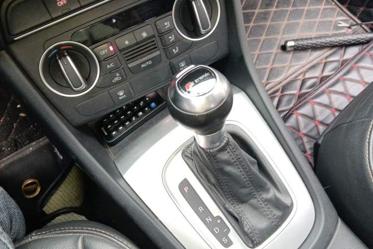 Used Audi Q3 2016 30 TFSI Fashion Model Gear Lever