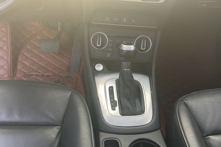 Used Audi Q3 2016 30 TFSI Fashion Model Gear Lever