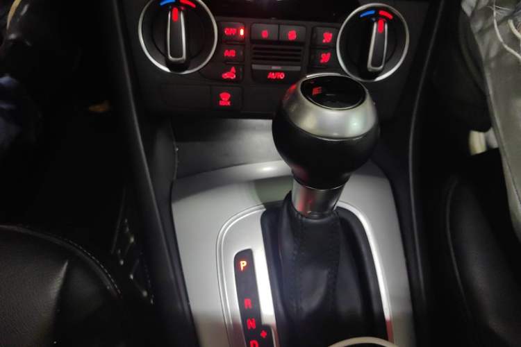 Used Audi Q3 2016 35 TFSI Fashion Model Gear Lever
