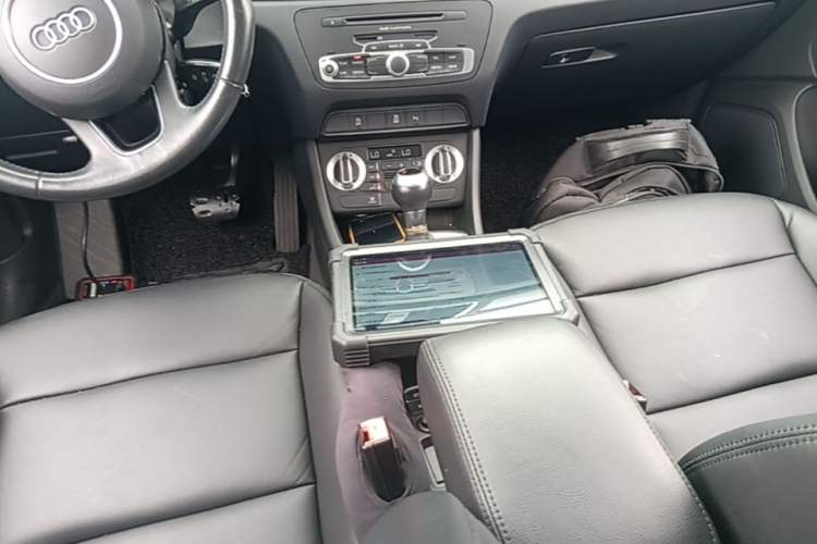 Used Audi Q3 2016 30 TFSI Collector's Edition Intelligent Model Gear Lever