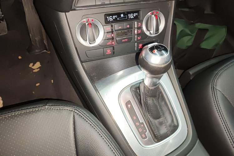 Used Audi Q3 2016 30 TFSI Collector's Edition Intelligent Model Gear Lever