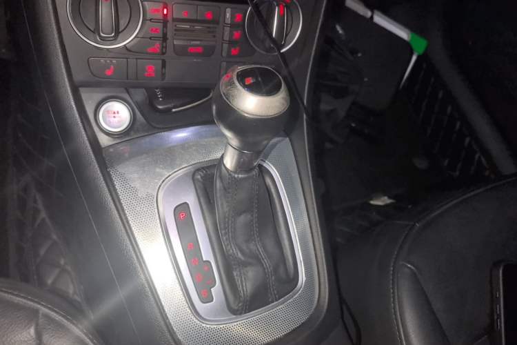 Used Audi Q3 2016 30 TFSI Fashion Model Gear Lever