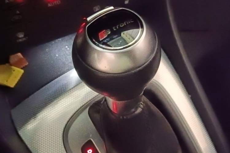 Used Audi Q3 2016 35 TFSI Collection Edition Intelligent Model Gear Lever