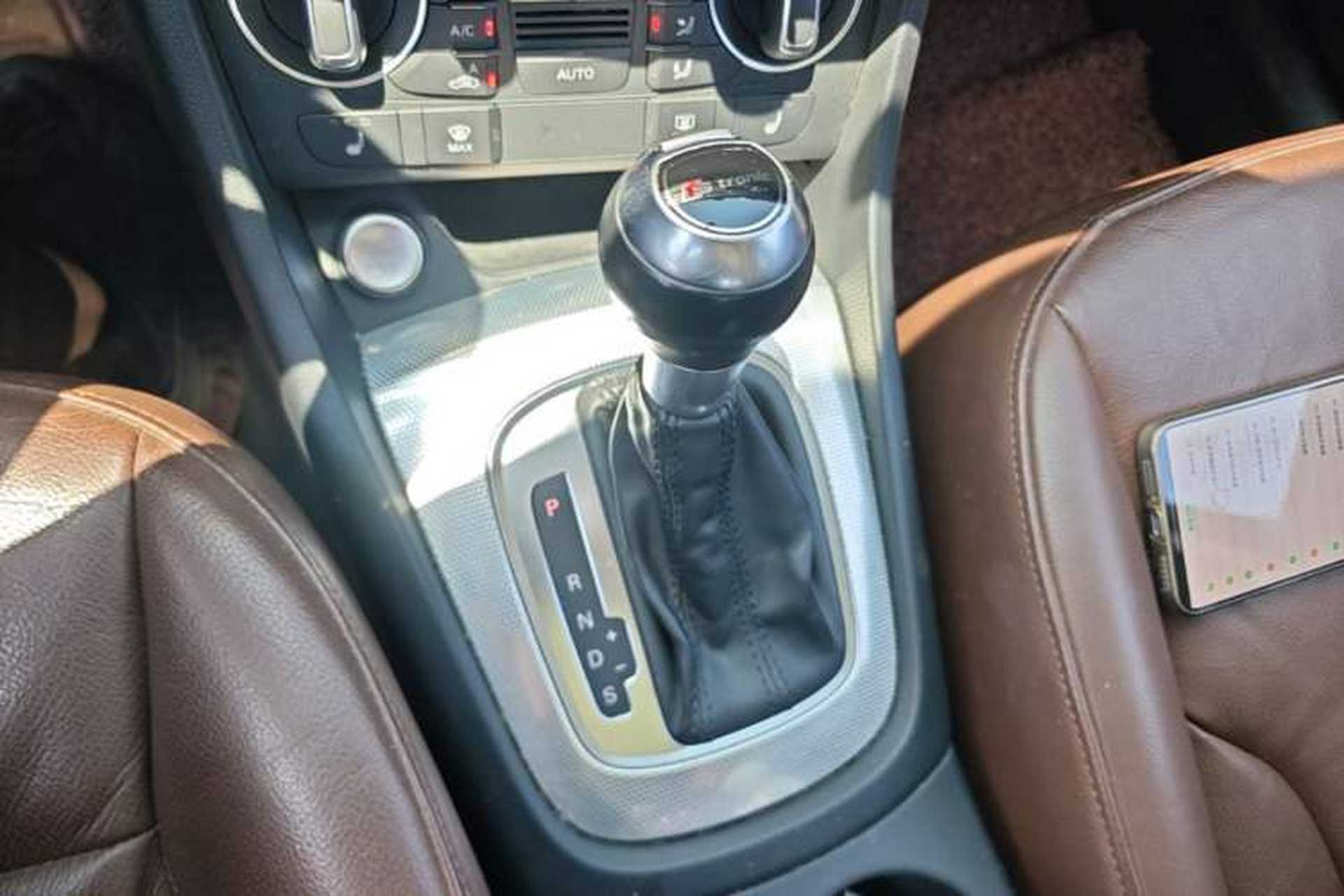 Used Audi Q3 2016 35 TFSI Style Edition Gear Lever