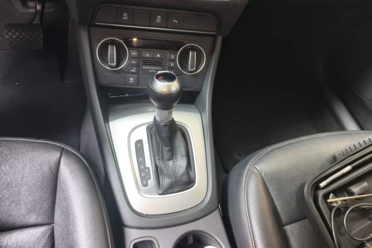 Used Audi Q3 2016 35 TFSI Fashion Model Gear Lever