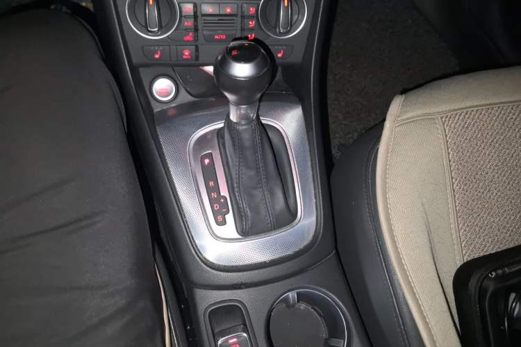 Used Audi Q3 2016 35 TFSI quattro all-wheel-drive style model Gear Lever