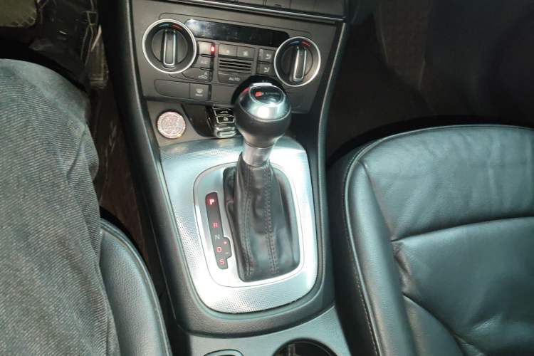 Used Audi Q3 2016 35 TFSI Style Edition Gear Lever