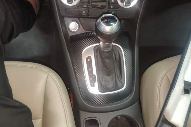 Used Audi Q3 2016 35 TFSI Collection Edition Intelligent Model Gear Lever