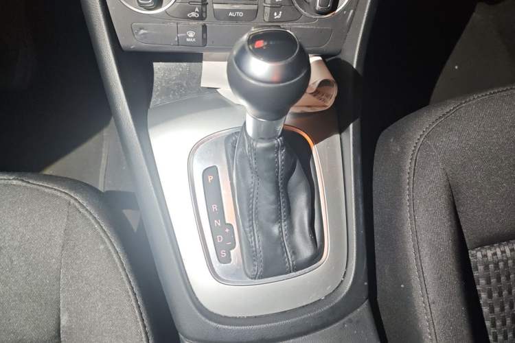 Used Audi Q3 2016 30 TFSI Standard Model Gear Lever