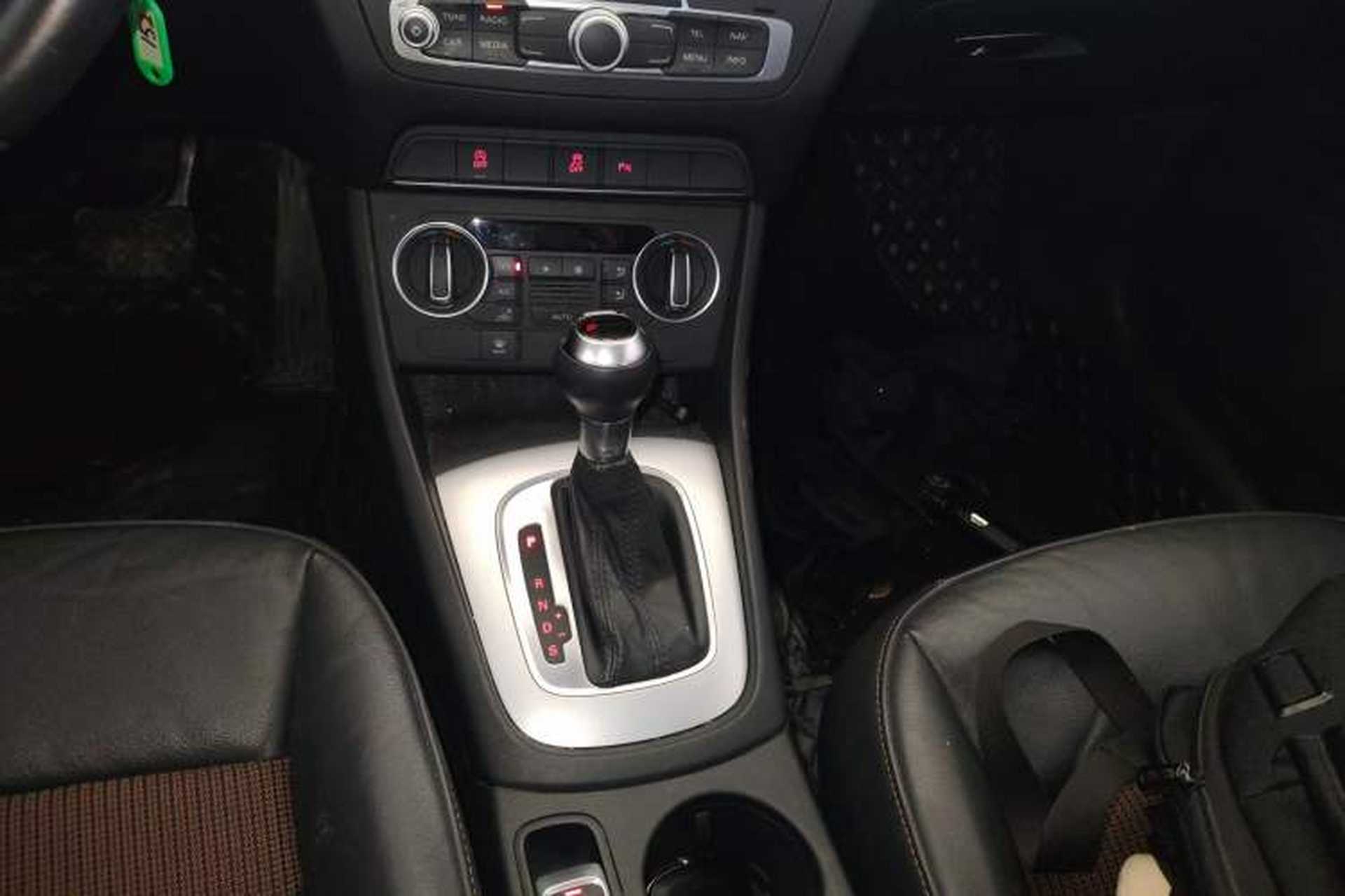 Used Audi Q3 2016 35 TFSI Fashion Model Gear Lever