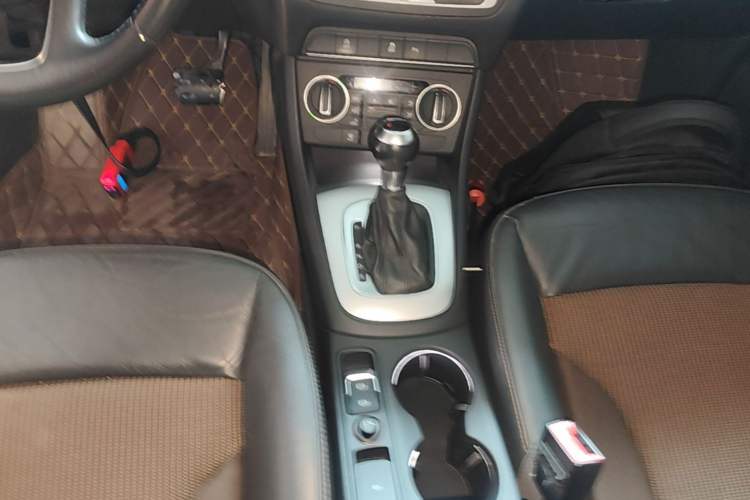 Used Audi Q3 2016 30 TFSI Fashion Model Gear Lever