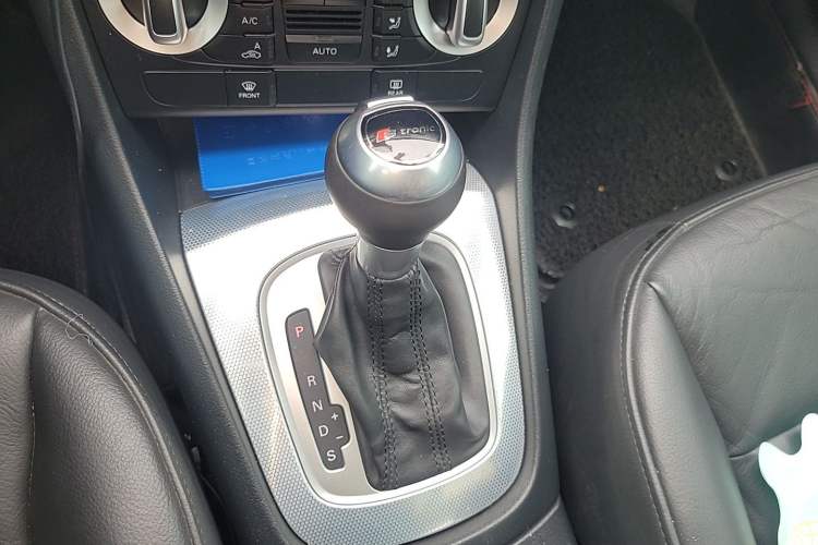Used Audi Q3 2016 30 TFSI Collector's Edition Comfort Model Gear Lever