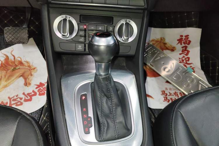 Used Audi Q3 2016 30 TFSI Collector's Edition Comfort Model Gear Lever