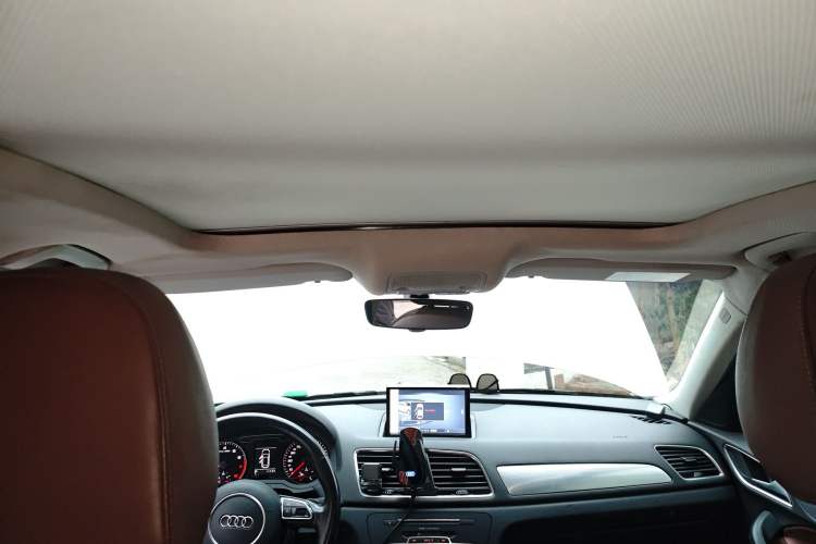 Used Audi Q3 2016 35 TFSI Style Edition Headliner