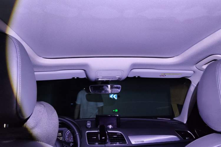 Used Audi Q3 2016 35 TFSI quattro all-wheel-drive style model Headliner