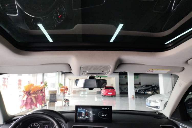 Used Audi Q3 2016 35 TFSI Style Edition Headliner