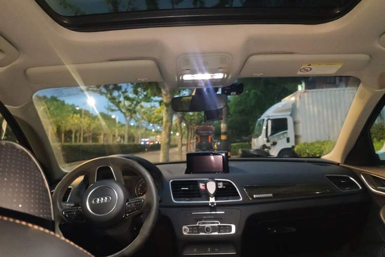 Used Audi Q3 2016 35 TFSI Fashion Model Headliner