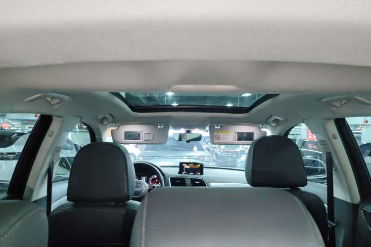 Used Audi Q3 2016 35 TFSI Style Edition Headliner