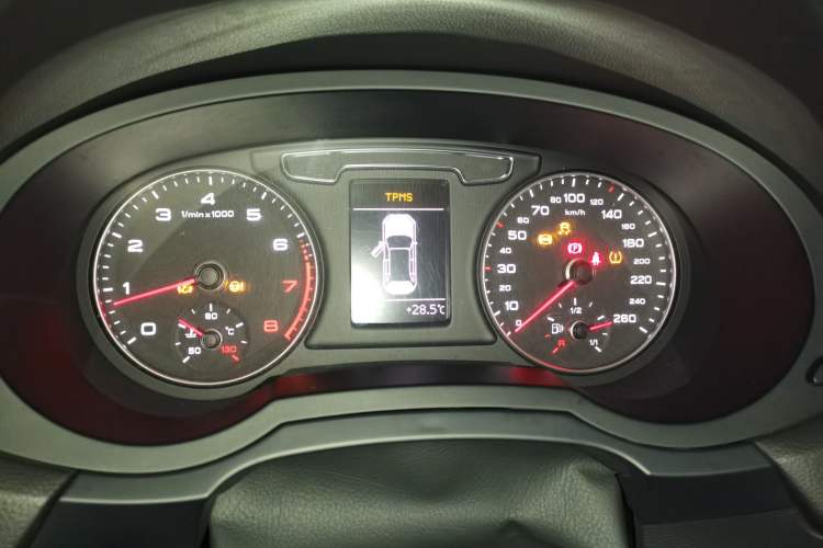 Used Audi Q3 2016 35 TFSI Fashion Model Instrument Cluster