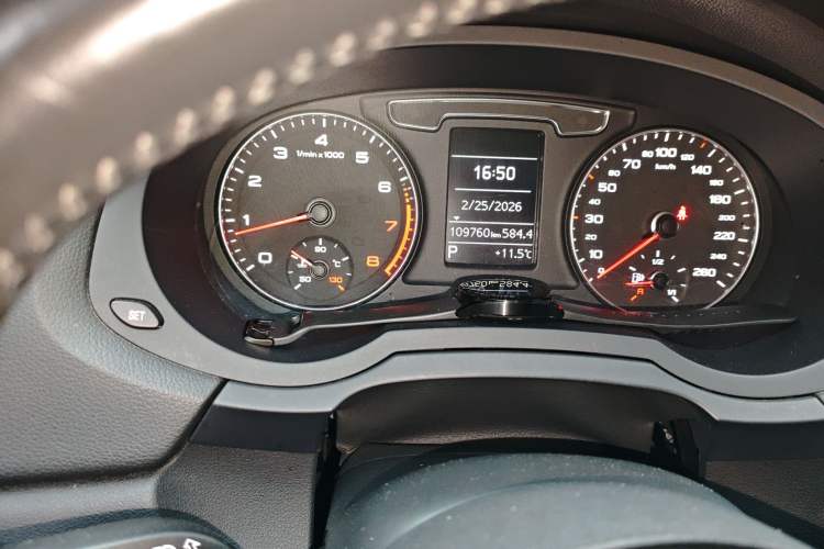 Used Audi Q3 2016 35 TFSI Style Edition Instrument Cluster
