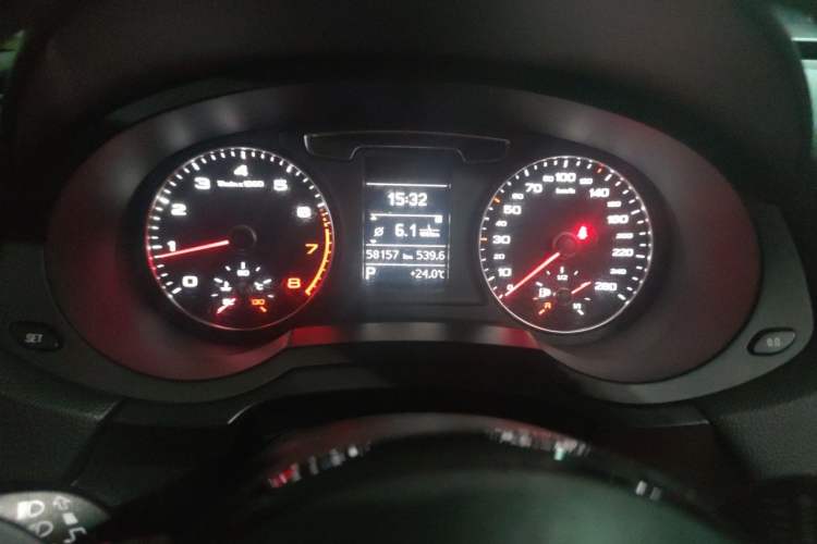Used Audi Q3 2016 35 TFSI quattro all-wheel-drive style model Instrument Cluster