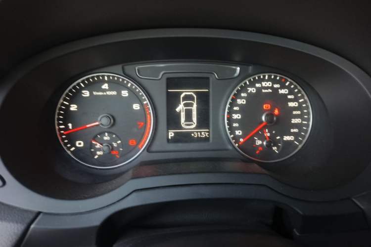 Used Audi Q3 2016 35 TFSI Fashion Model Instrument Cluster