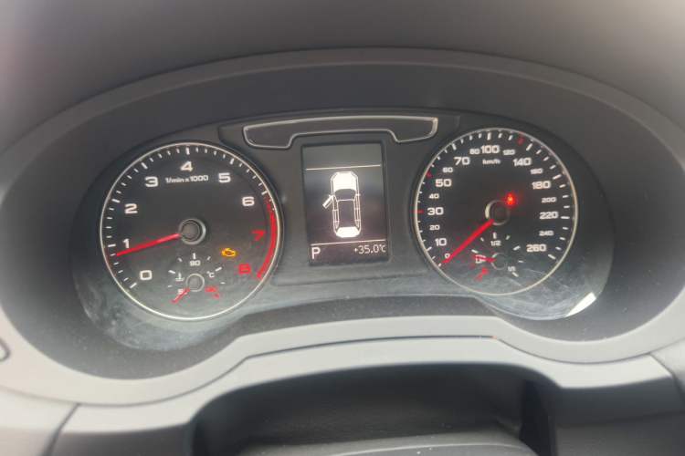 Used Audi Q3 2016 35 TFSI Fashion Model Instrument Cluster