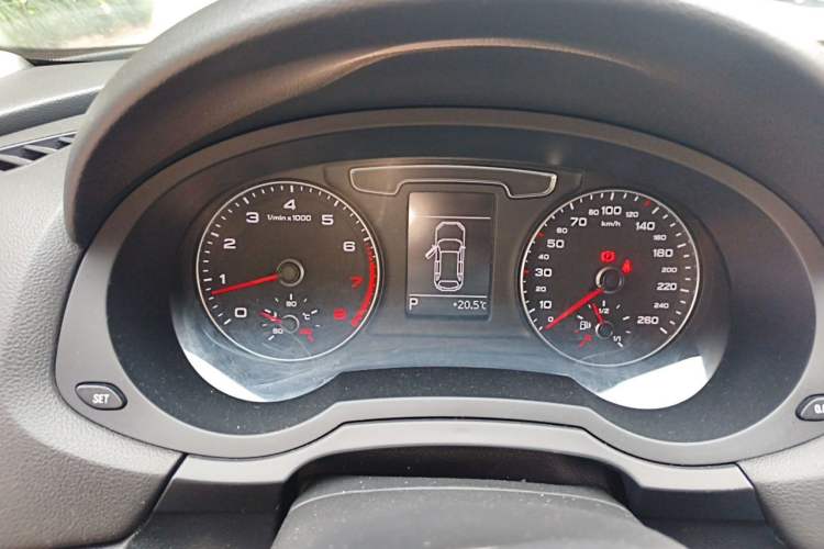 Used Audi Q3 2016 35 TFSI Fashion Model Instrument Cluster