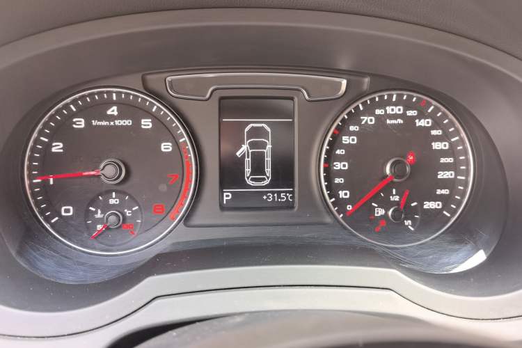 Used Audi Q3 2016 35 TFSI Fashion Model Instrument Cluster