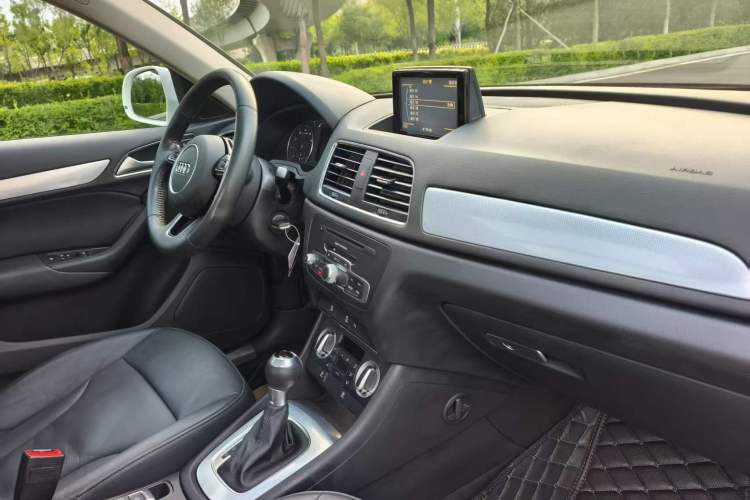 Used Audi Q3 2016 30 TFSI Collector's Edition Comfort Model Interior 10