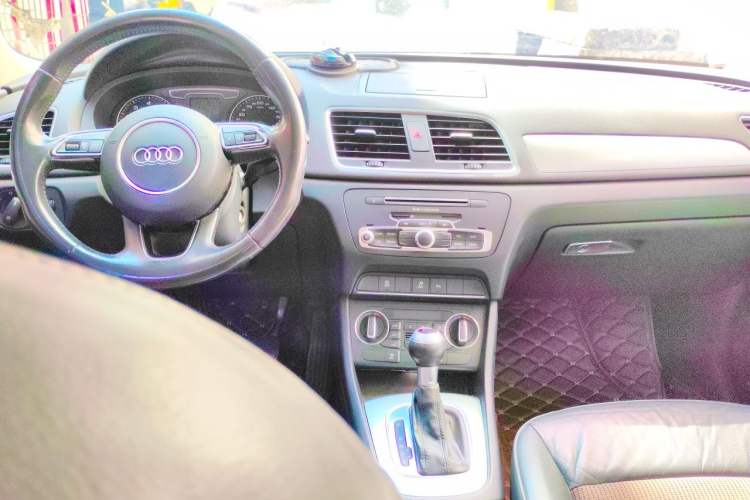 Used Audi Q3 2016 30 TFSI Fashion Model Interior 2