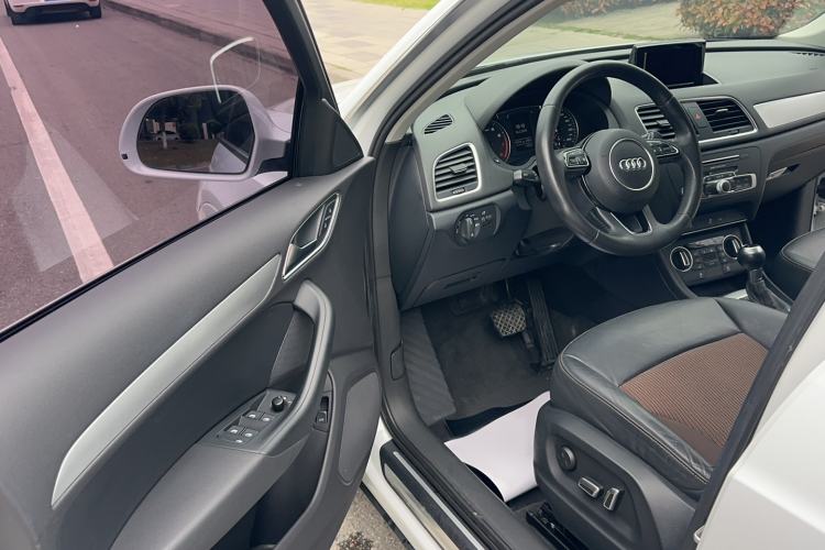 Used Audi Q3 2016 30 TFSI Fashion Model Interior 2